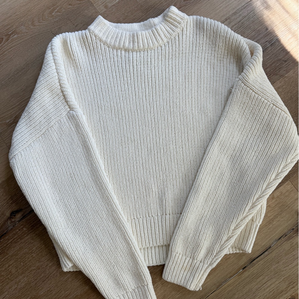 Abercrombie & Fitch Cream Ribbed Knit Sweater